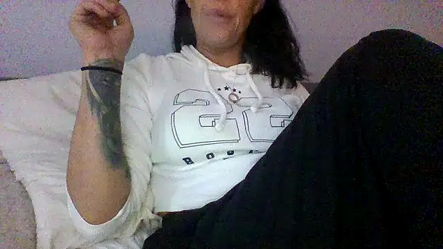 Snapshot of Fiesty_findom40 chatting on 17, 12, 2024 Fiesty findom40 online show from 17, 12, 2024