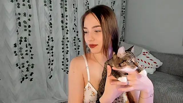 Tate Angel online show from 4, 3, 2025