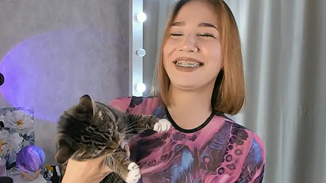 Tate Angel online show from 19, 9, 2025