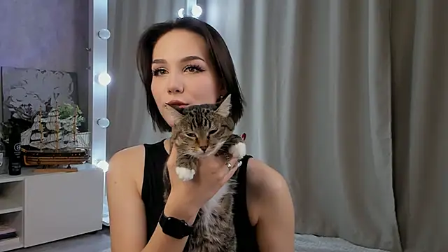 Tate Angel online show from 11, 10, 2025