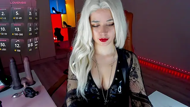 mollyposhh online show from 15, 4, 2026