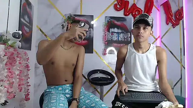 Snapshot of SEXY_BOYS_HELL chatting on 17, 1, 2025 SEXY BOYS HELL online show from 17, 1, 2025