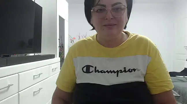 Amandamuller1982 online show from 9, 12, 2024
