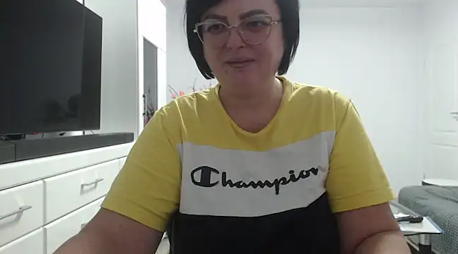 Amandamuller1982 online show from 10, 12, 2024