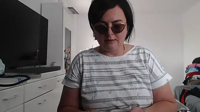 Amandamuller1982 online show from 5, 10, 2025