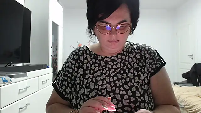 Amandamuller1982 online show from 4, 2, 2026