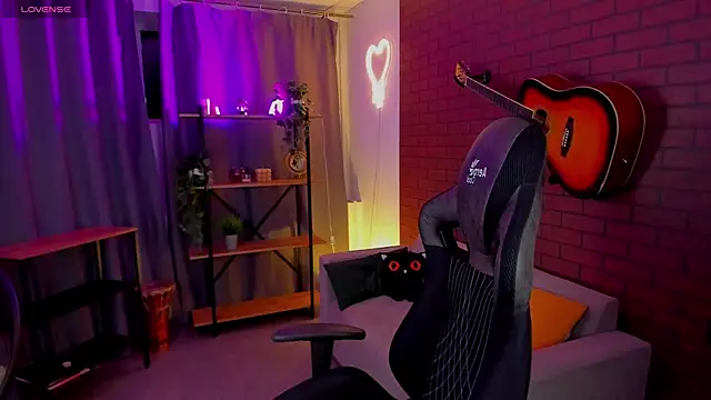 Sharon Evansi online show from 4, 1, 2025