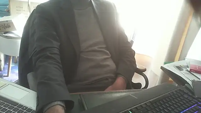 Snapshot of shyfrenchcock1 chatting on 3, 3, 2026 shyfrenchcock1 online show from 3, 3, 2026