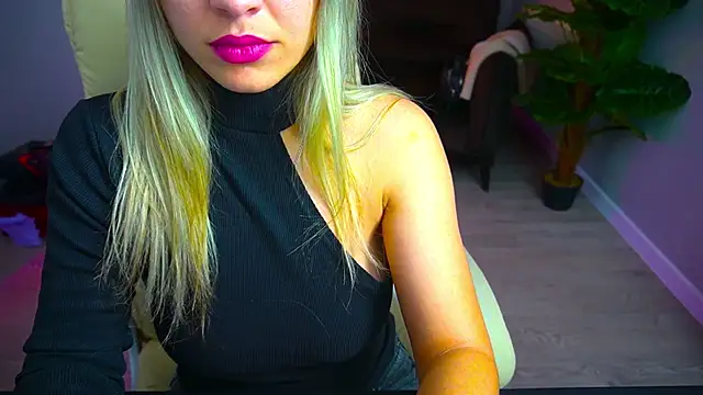 Snapshot of SashaBloom__ chatting on 2, 12, 2024 SashaBloom online show from 2, 12, 2024