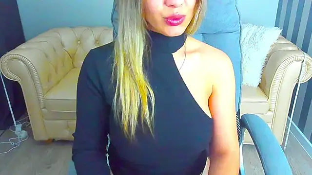 Snapshot of SashaBloom__ chatting on 6, 2, 2025 SashaBloom online show from 6, 2, 2025