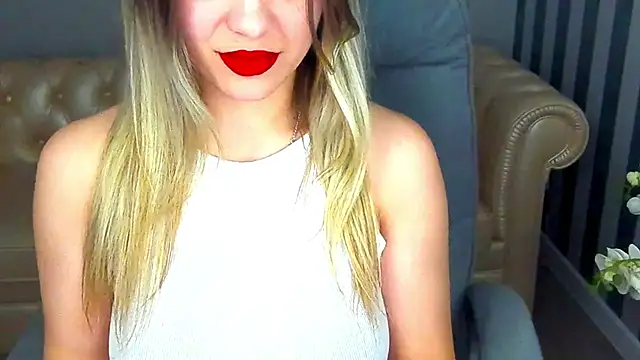 Snapshot of SashaBloom__ chatting on 23, 2, 2025 SashaBloom online show from 23, 2, 2025