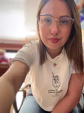 Snapshot of VIOLETA-25_ chatting on 25, 11, 2025 VIOLETA-25 online show from 25, 11, 2025