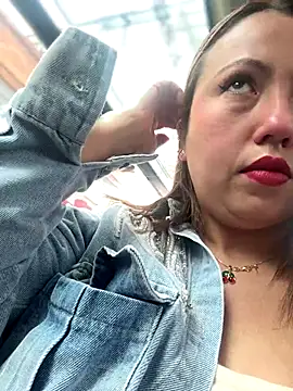 Snapshot of VIOLETA-25_ chatting on 26, 11, 2025 VIOLETA-25 online show from 26, 11, 2025