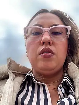 VIOLETA-25  online show from 14, 5, 2026