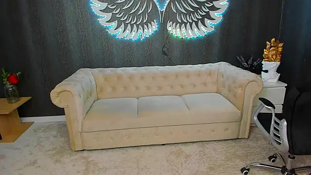 Snapshot of anemarieejolie chatting on 26, 12, 2024 anemarieejolie online show from 26, 12, 2024