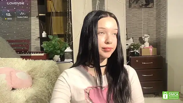 Snapshot of michelle_windrose chatting on 21, 2, 2025 michelle windrose online show from 21, 2, 2025