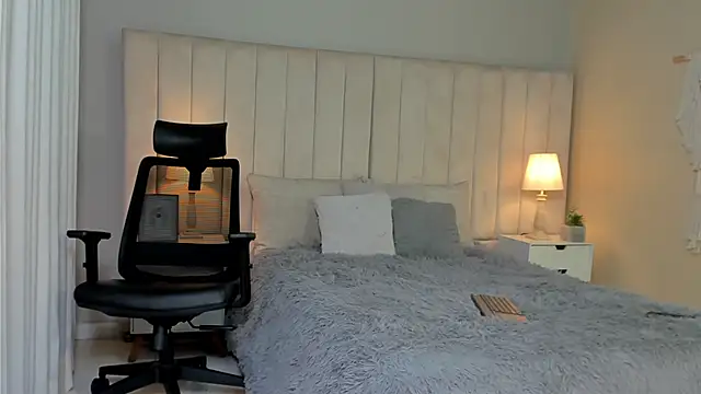 Aron Bolt online show from 11, 3, 2025