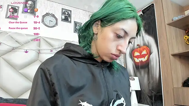 Im gaia online show from 30, 10, 2025