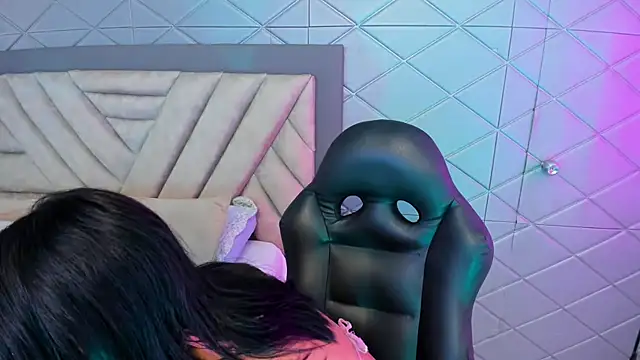 AikoLee  online show from 13, 10, 2025