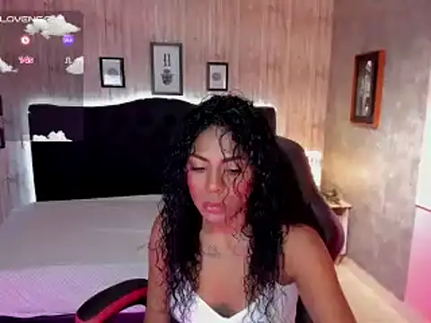 Snapshot of Edelaine_rogers chatting on 7, 1, 2025 Edelaine rogers online show from 7, 1, 2025