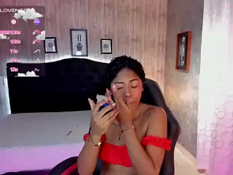 Snapshot of Edelaine_rogers chatting on 8, 1, 2025 Edelaine rogers online show from 8, 1, 2025