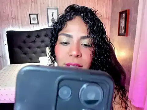 Snapshot of Edelaine_rogers chatting on 14, 3, 2025 Edelaine rogers online show from 14, 3, 2025