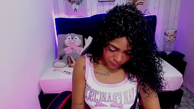 Snapshot of Edelaine_rogers chatting on 12, 9, 2025 Edelaine rogers online show from 12, 9, 2025