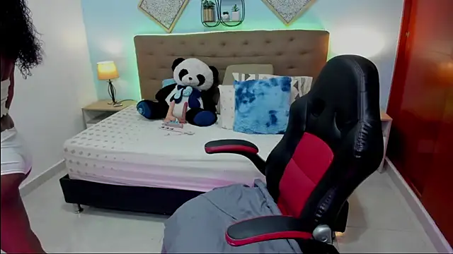 Snapshot of Edelaine_rogers chatting on 14, 11, 2025 Edelaine rogers online show from 14, 11, 2025