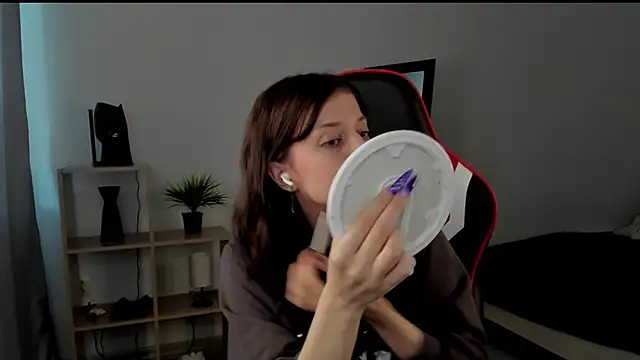 Este Glen online show from 9, 2, 2025