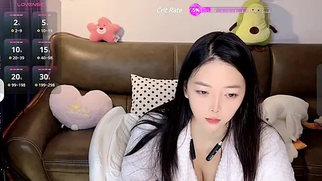 Snapshot of Yilin1999 chatting on 13, 12, 2024 Yilin1999 online show from 13, 12, 2024