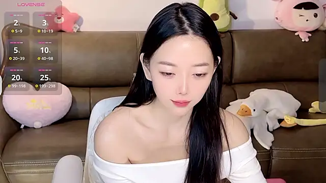 Snapshot of Yilin1999 chatting on 19, 1, 2025 Yilin1999 online show from 19, 1, 2025