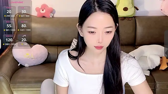 Snapshot of Yilin1999 chatting on 23, 1, 2025 Yilin1999 online show from 23, 1, 2025