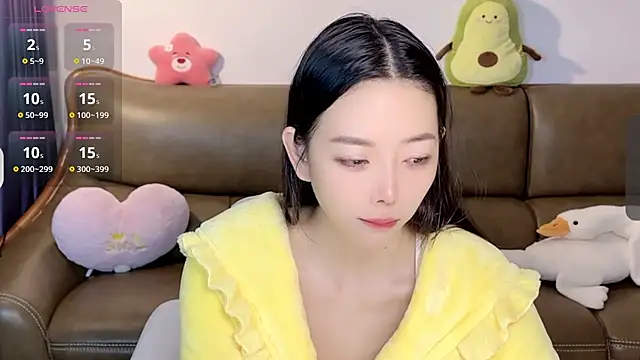 Snapshot of Yilin1999 chatting on 15, 2, 2025 Yilin1999 online show from 15, 2, 2025