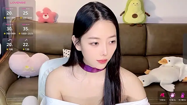 Snapshot of Yilin1999 chatting on 16, 2, 2025 Yilin1999 online show from 16, 2, 2025