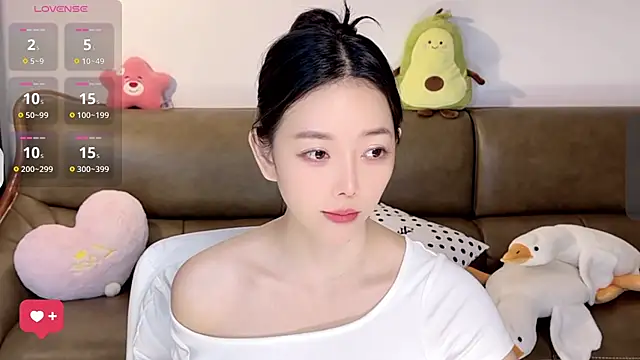 Snapshot of Yilin1999 chatting on 25, 2, 2025 Yilin1999 online show from 25, 2, 2025