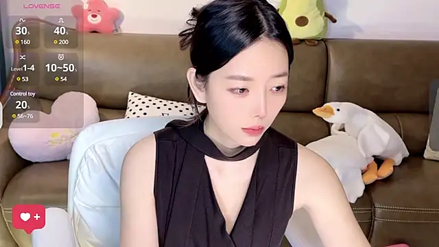 Snapshot of Yilin1999 chatting on 10, 3, 2025 Yilin1999 online show from 10, 3, 2025