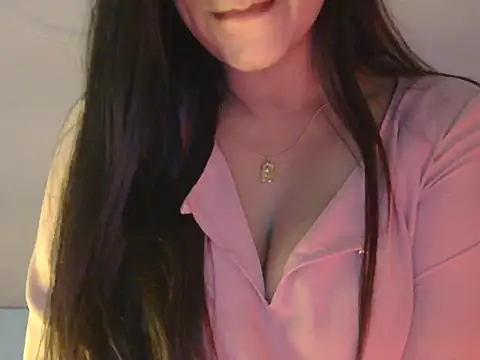 Snapshot of diva-22 chatting on 3, 10, 2025 diva-22 online show from 3, 10, 2025