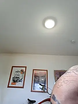 mileflav0r online show from 23, 3, 2026