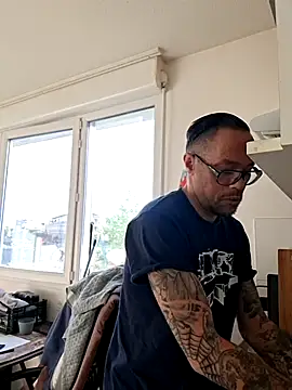 mileflav0r online show from 24, 4, 2026