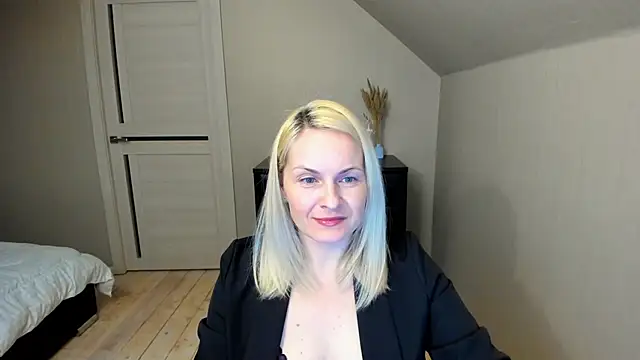 Alicee Gracee online show from 19, 3, 2025