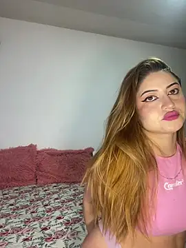 Snapshot of cristal-evanns chatting on 14, 7, 2026 cristal-evanns online show from 14, 7, 2026