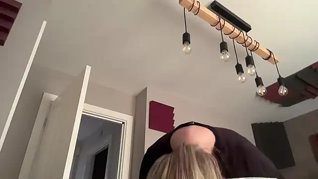 Snapshot of LustfulLuna_ chatting on 13, 11, 2025 LustfulLuna online show from 13, 11, 2025