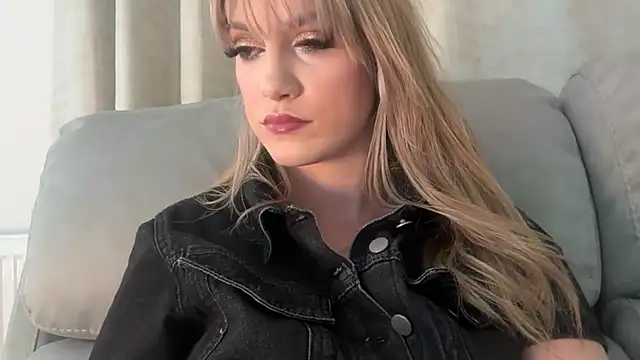 Snapshot of LustfulLuna_ chatting on 30, 3, 2026 LustfulLuna online show from 30, 3, 2026