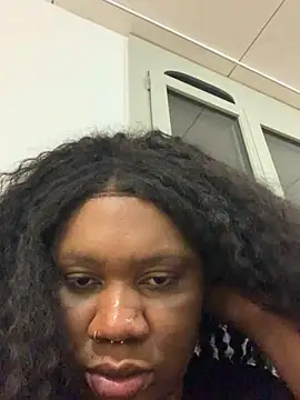 Snapshot of bonbonaumiel chatting on 4, 12, 2024 bonbonaumiel online show from 4, 12, 2024