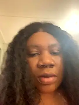 Snapshot of bonbonaumiel chatting on 7, 12, 2024 bonbonaumiel online show from 7, 12, 2024