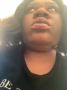 Snapshot of bonbonaumiel chatting on 1, 1, 2025 bonbonaumiel online show from 1, 1, 2025