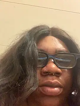 Snapshot of bonbonaumiel chatting on 4, 1, 2025 bonbonaumiel online show from 4, 1, 2025