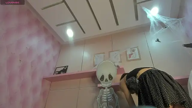 Snapshot of MarieMyller chatting on 31, 10, 2025 MarieMyller online show from 31, 10, 2025