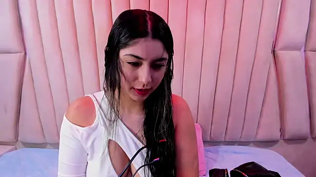 Lucy Anall  online show from 16, 12, 2025