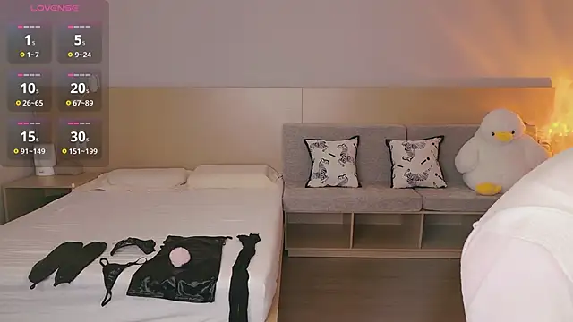 Snapshot of Lucky-baby chatting on 1, 10, 2025 Lucky-baby online show from 1, 10, 2025